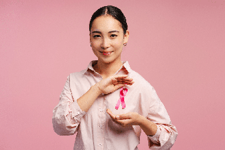 O Outubro Rosa reforça a importância da prevenção e dos cuidados com a saúde feminina