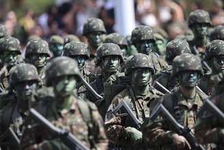 Mais de 6 mil militares da ativa e reserva ocuparam cargos no governo Bolsonaro