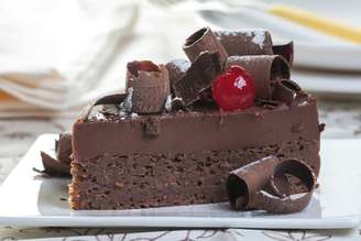 Torta gelada de chocolate.