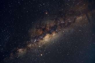 Um sinal estranho em um acelerador de partículas é a nova pista que temos sobre a origem do universo.