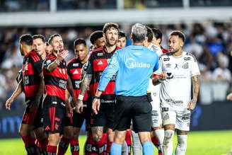 Santos e Flamengo empataram na Vila Belmiro.