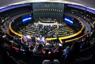 Nunca os deputados federais brasileiros tiveram tantos recursos para construir e preservar suas bases eleitorais. Foto ilustrativa.