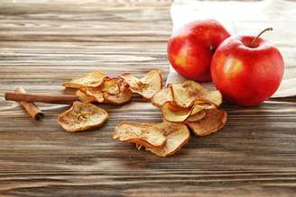 chips de maçã na airfryer