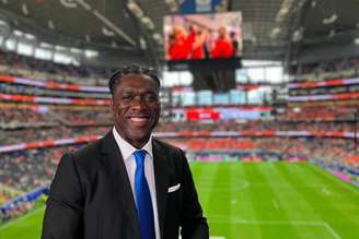 Clarence Seedorf não é treinador de uma equipe desde 2019, quando treinava a seleção de Camarões