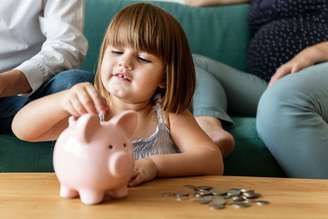 Dia das Crianças: investidores de até 17 anos já acumulam R$ 3,5 bilhões na bolsa. Fonte e arte: B3 - Foto: Freepik