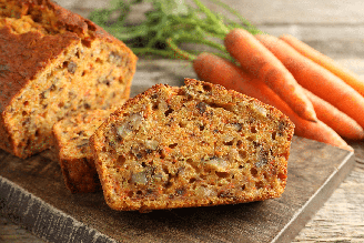 Bolo de cenoura com amêndoas