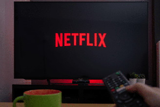 As estreias da semana na Netflix incluem histórias marcantes, cheias de reviravoltas e aventuras caóticas