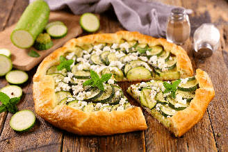Torta de abobrinha com queijo feta
