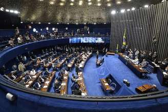 Senadores votam hoje PEC da escala 6x1