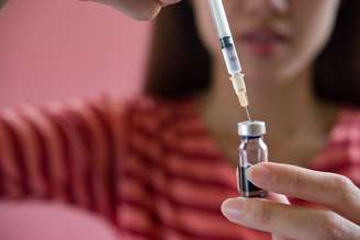 O uso de testosterona e anabolizantes pode provocar alterações hormonais e físicas no organismo feminino
