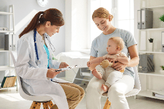 A saúde infantil vai além da ausência de sintomas e inclui cuidados preventivos