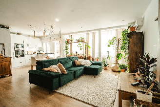 A primavera inspira mudanças simples na decoração que ajudam a transformar a percepção dos ambientes e deixá-los mais leves, acolhedores e funcionais, sem precisar de grandes obras