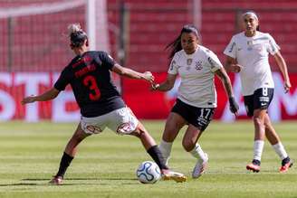 Corinthians vence Colo Colo com autoridade na estreia da Libertadores Feminina –
