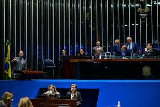 Senado aprovou PEC que acaba com a escala 6x1.