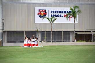 Jogadores do time sub-17 do Red Bull Bragantino. 