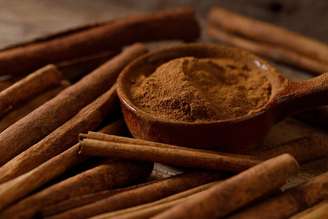Veja como a canela pode ser usada para atrair prosperidade
