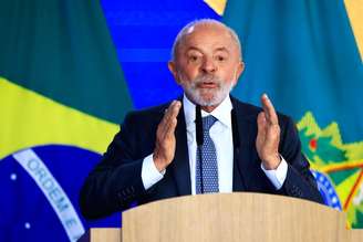 Lula concorre à reeleição. No primeiro turno, ficou em segundo lugar, com 45,16% dos votos.