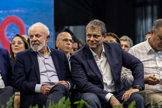 O presidente Lula (PT) e o governador de São Paulo, Tarcísio de Freitas (Republicanos)