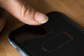 A regra do 80/20 para carregar o seu celular: o que é, como funciona, vantagens e desvantagens