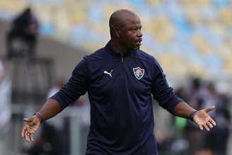 Marcão, treinador do Fluminense, em partida contra o Santos pelo Brasileirão 2026 
