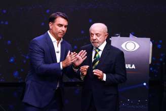 Debate entre Flávio Bolsonaro (PL) e Lula (PT) teve clima quente na Band