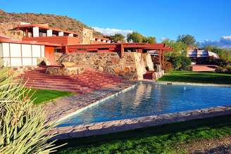 O complexo arquitetônico Taliesin West, localizado em Scottsdale, no estado do Arizona, nos Estados Unidos, suspendeu as visitas por tempo indeterminado após um acidente fatal que vitimou o reitor da Pontifícia Universidade Católica do Paraná (PUC-PR), Rogério Renato Mateucci, de 55 anos.