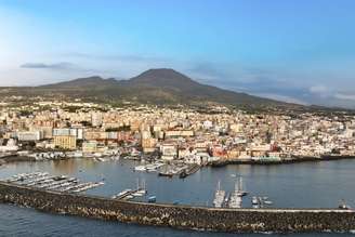 Vista de Torre del Greco, no sul da Itália