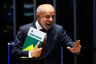 O governo do presidente Luiz Inácio Lula da Silva (PT), candidato à reeleição, encaminhou um documento ao Congresso Nacional apontando a necessidade de ajustar as contas públicas para manter o arcabouço fiscal no próximo mandato, defendendo um 'esforço contido e estável'
