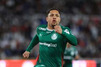 Vitor Roque pelo Palmeiras 