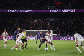 Clássico entre PSG e Lyon é adiado. (Photo by Catherine Steenkeste for Qatar Airways/Getty Images)
