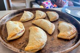 Massa de pastel assado.