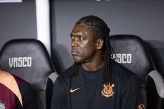 Seedorf estreou com derrota como técnico do Corinthians.