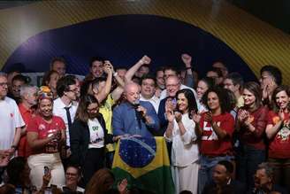 Lula toma posse para seu quarto mandato em 5 de janeiro.