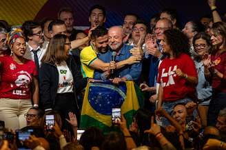 Lula (PT) em primeiro discurso após ser reeleito Presidente da República