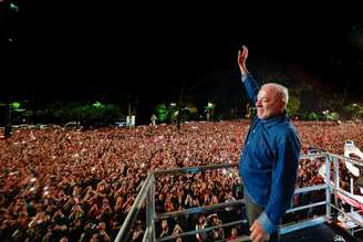 Lula em discurso de reeleição em São Paulo, no último domingo, 25