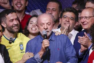 Lula é reeleito presidente do Brasil 