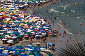 Praia das Pitangueiras, no Guarujá; cobrança da TPA na cidade não estará em vigor no verão.