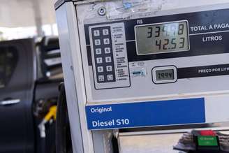 Governo renovou nesta terça-feira a subvenção do diesel por um mês