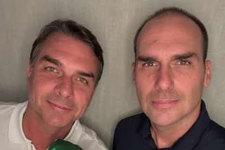 Eduardo Bolsonaro publicou foto com Flávio nos EUA