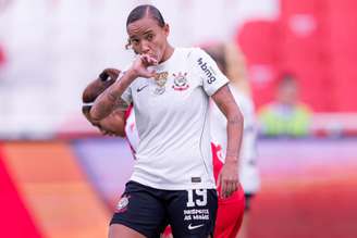Letícia Monteiro marcou o primeiro gol do Corinthians diante do Independiente Santa Fe