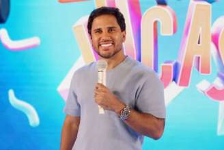 Lucas Guimarães comanda o Eita, Lucas! e crava alta audiência (Imagem: Reprodução / SBT)
