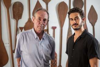 Amyr Klink ao lado do ator Filipe Bragança, que o interpreta no filme '100 Dias', inspirado por sua travessia histórica