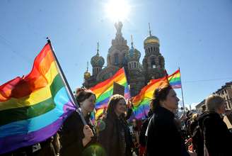 Passeata em defesa dos direitos dos homossexuais em São Petersburgo