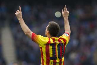 Messi comemora gol de pênalti que deu vitória ao Barcelona