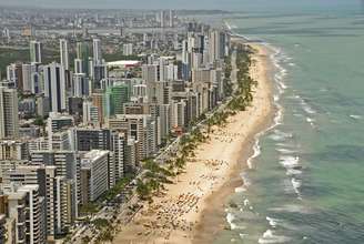 Uma das diversas cidades históricas do Nordeste, Recife é escala de cruzeiros na região e oferece diversas atrações