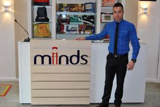 Depois de vender caixões, Anderson Teodoro passou pela área comercial da Minds Idiomas e hoje conta com 11 unidades da rede de franquias