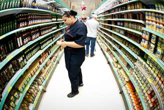 Supermercados, alimentos, bebidas e fumo caíram 0,3%