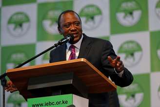 Kenyatta faz discurso após ser declarado vencedor em eleição no Quênia
  11/8/ 2017    REUTERS/Thomas Mukoya