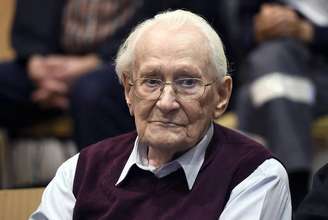 Corte decreta prisão de 'contador de Auschwitz' aos 96 anos