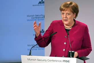 Chanceler alemã Angela Merkel discursa durante Conferência de Segurança em Munique, na Alemanha. 16/2/2019. REUTERS/Andreas Gebert